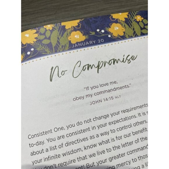 365 Days Of Prayer For Life Devotional Book With Zippered Blue Faux Leather Cove - Picture 6 of 9